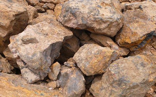 MINERAL DE HIERRO OXIDADO