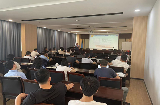 SLon ha llevado a cabo una formación especial para personal cualificado. SLon ha llevado a cabo una formación especial para personal cualificado.