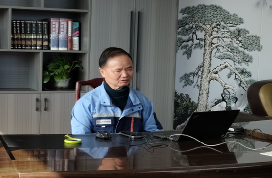 El Dr. XiongDahe ganó la primera edición del premio  El Dr. XiongDahe ganó la primera edición del premio